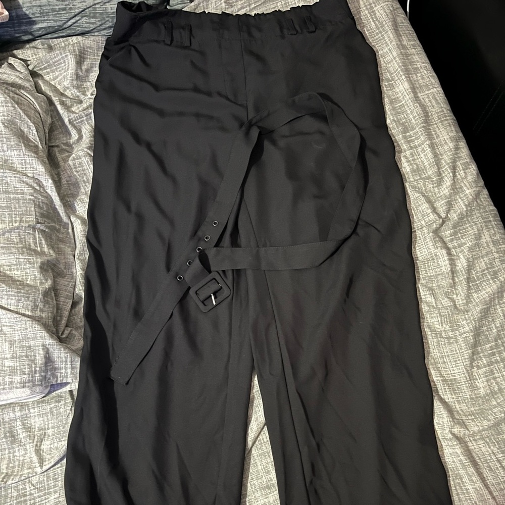 Wide leg crepe pant with belt